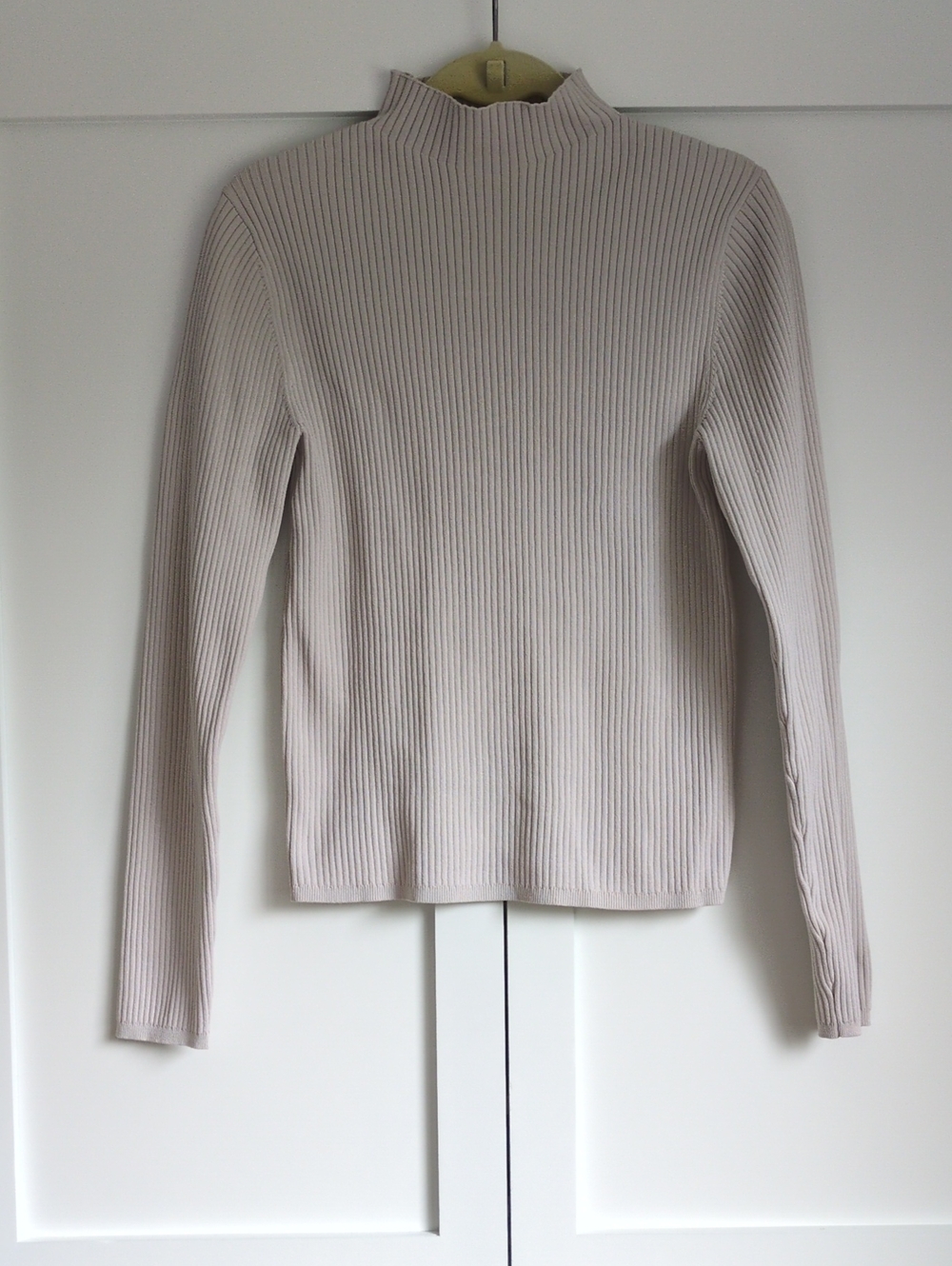 Babaton Ribbed Mock Neck Sweater Taupe Structured Fitted Long Sleeve Size M